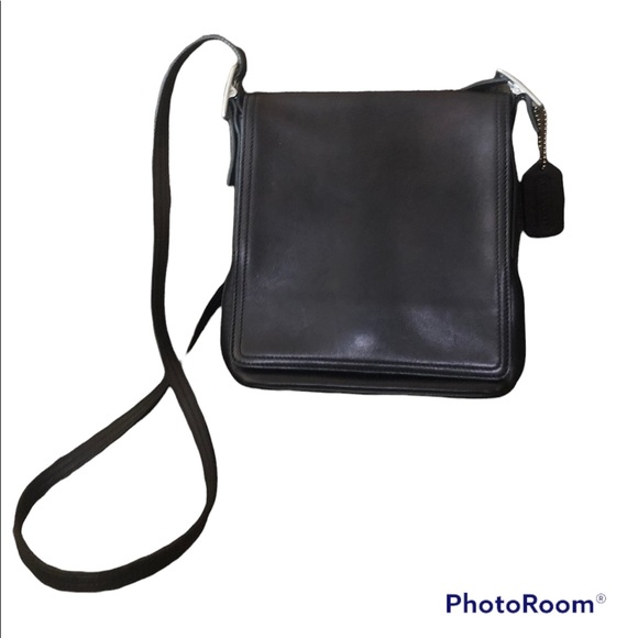 Coach Handbags - Coach Vintage Black Leather Purse